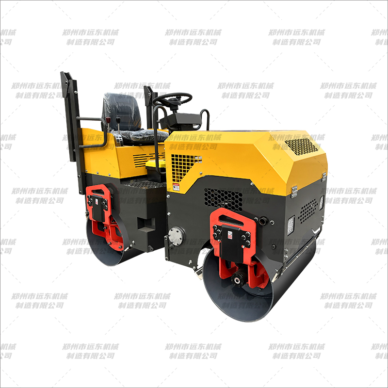 FVR900 座駕式壓路機(圖1) FVR900 座駕式壓路機(圖1)